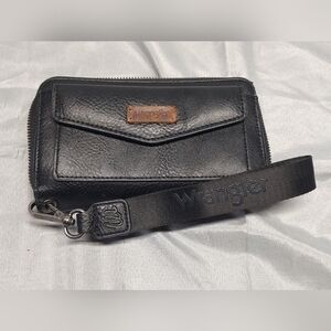 Wrangler Black Leather Crossbody Wallet with Detachable Strap